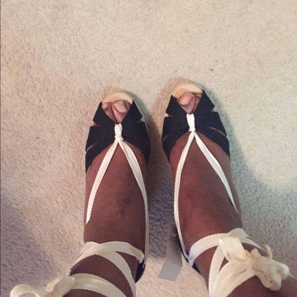 Shoes - Picture 5 of 7